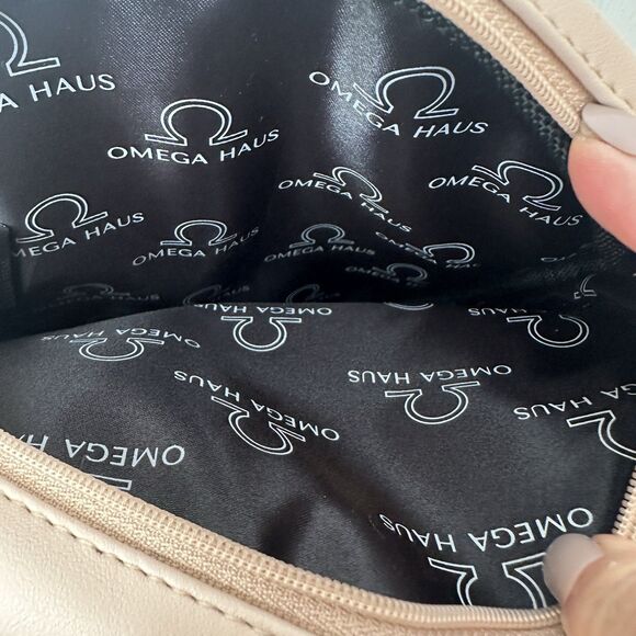 Omega Mart Las Vegas Meow Wolf Round Cross Body Should Bag Haus - Picture 3 of 4